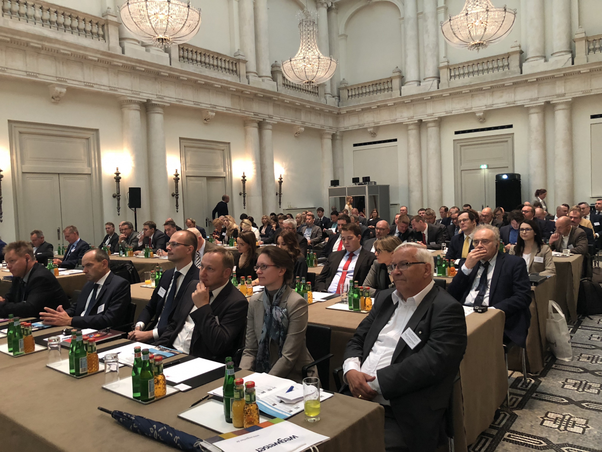 Blick in das Eröffnungsplenum des Unternehmerkongresses 2018