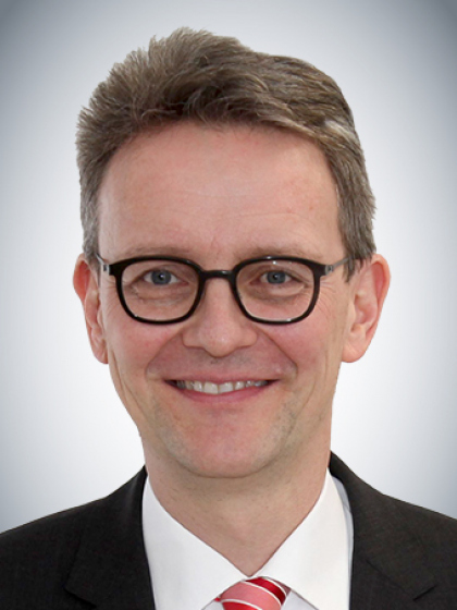 Portrait Prof. Dr. Michael Eßig 